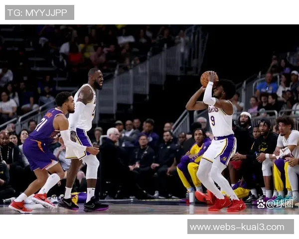 2011年湖人对阵太阳的经典对决回顾与精彩瞬间分析